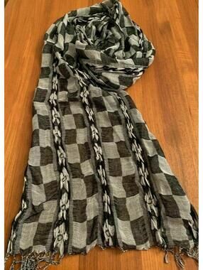 NWT Scarf/Shawl/Hijab with Geometric and Flower design